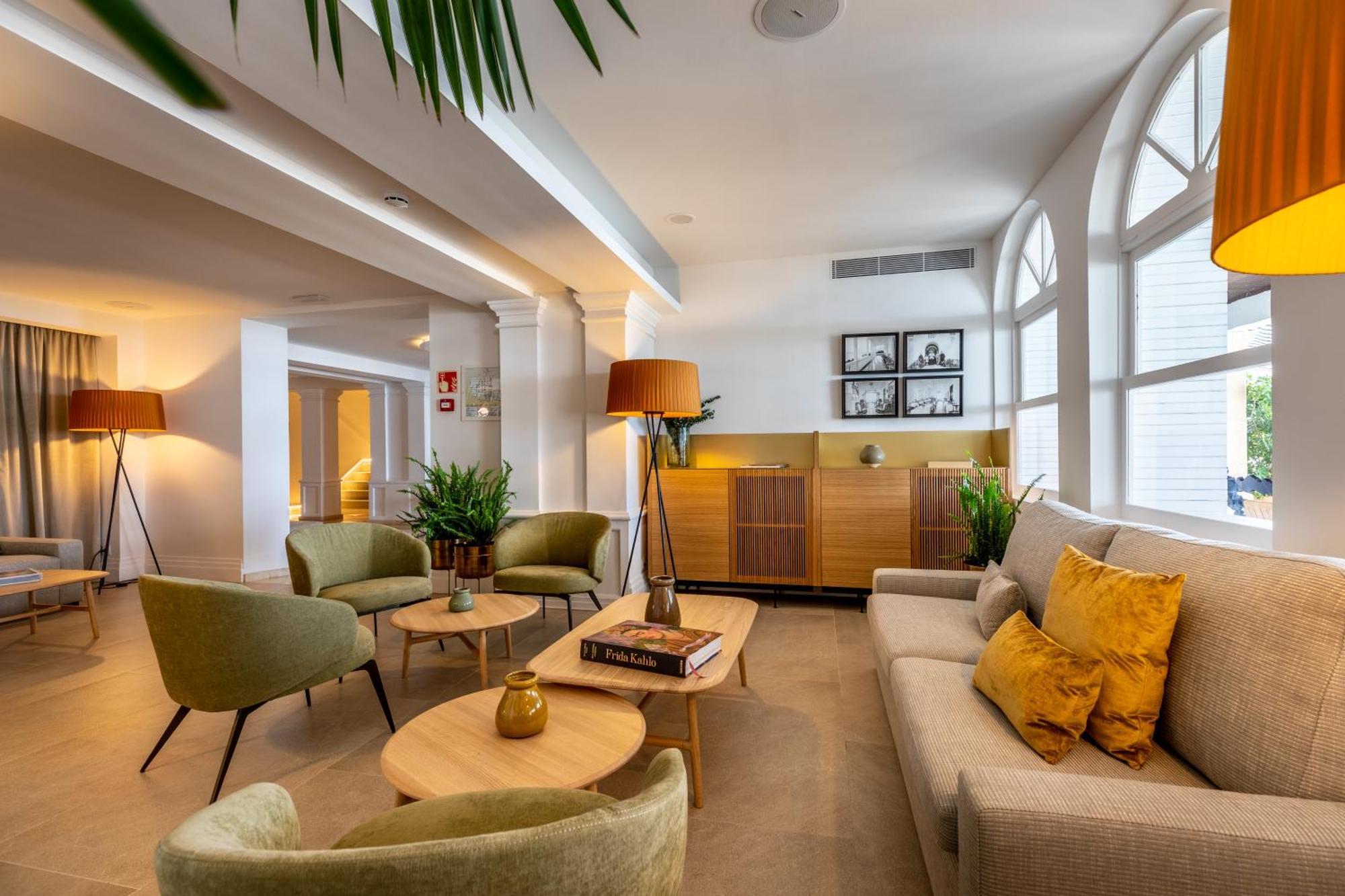Hotel Illa D'Or & Club Apts 4* Sup Port de Pollenca Bagian luar foto