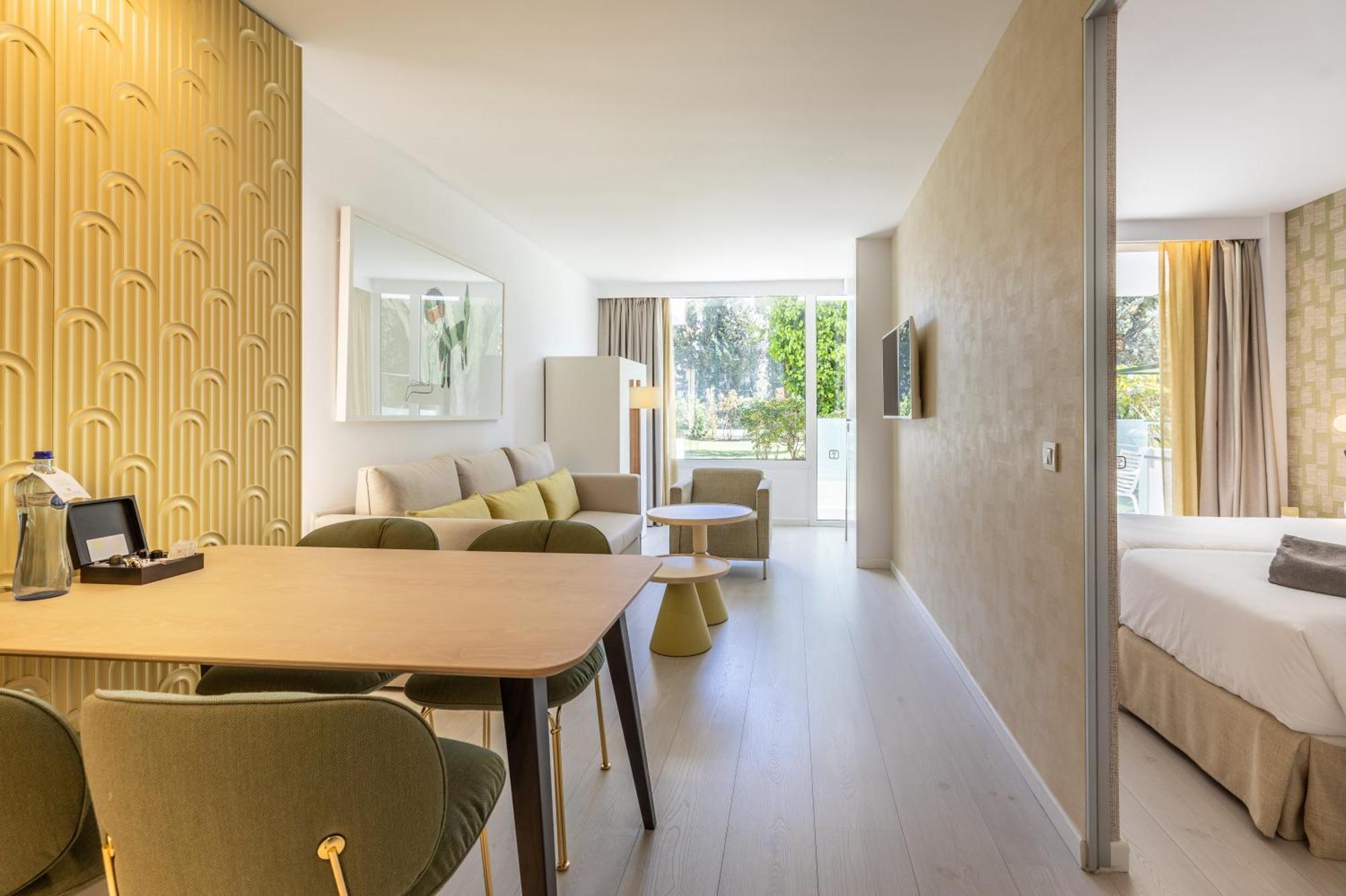 Hotel Illa D'Or & Club Apts 4* Sup Port de Pollenca Bagian luar foto