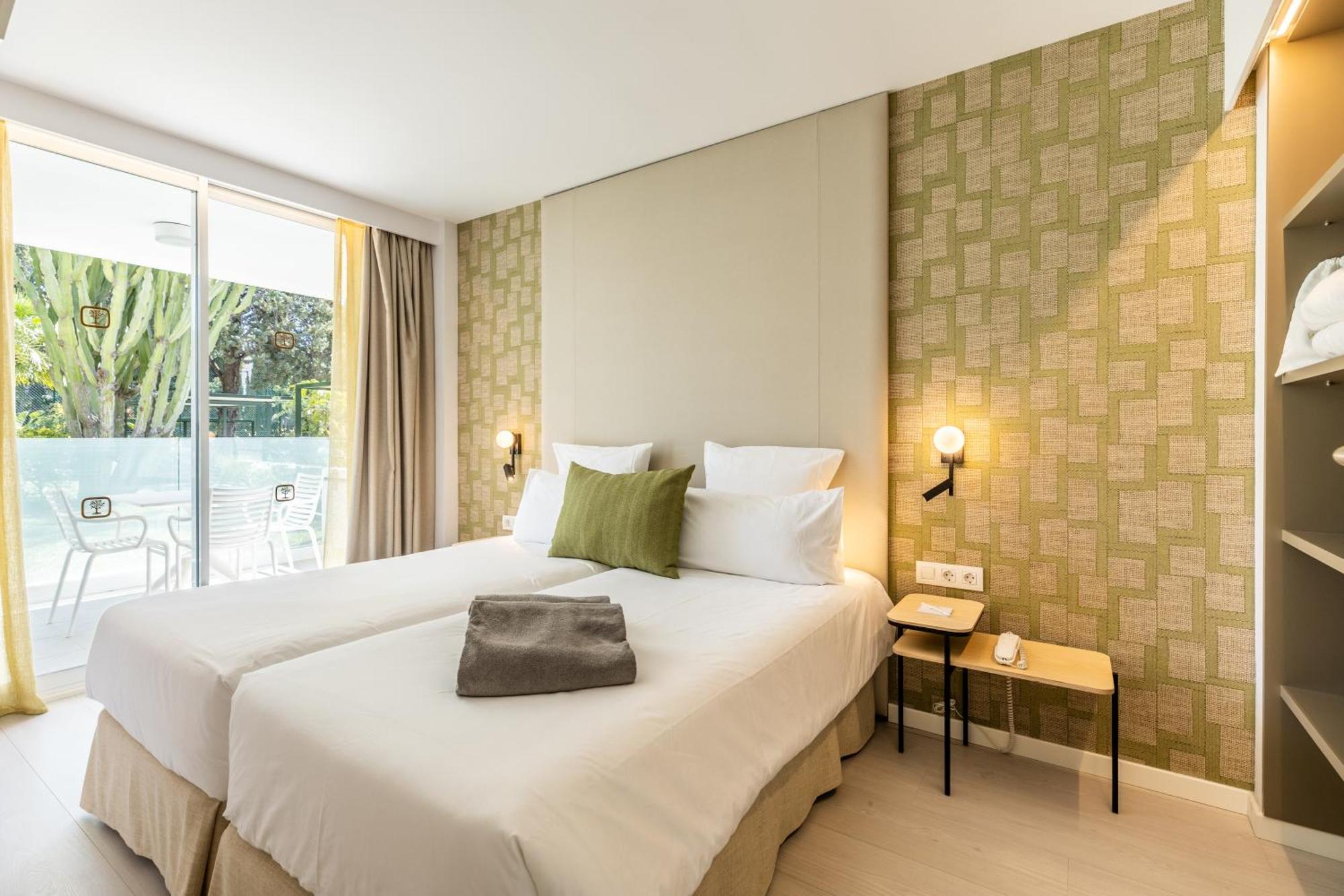 Hotel Illa D'Or & Club Apts 4* Sup Port de Pollenca Bagian luar foto